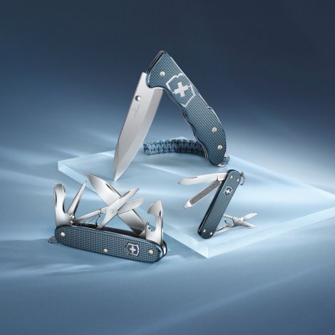 Kapesní nůž Victorinox 0.9415.L26 Evoke Alox Limitovaná Edice 2026, Ledovcově modrá