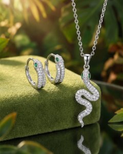 MINET Strieborné náušnice s hadom a zirkónmi JMAS0324SE00