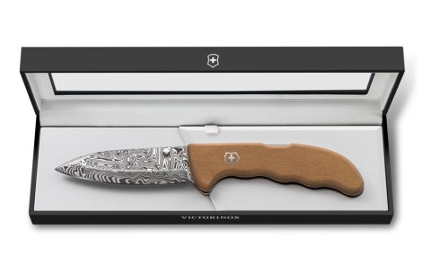 Nůž Victorinox 0.9410.J26 Evoke Wood Damast limitovaná edice 2026