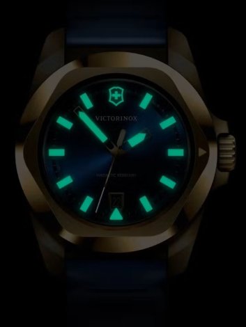 Hodinky Victorinox 242090  I.N.O.X
