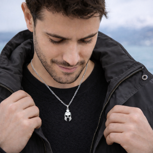 LAVVU Men’s Silver Spartan Helmet Necklace JLAM0002SN52