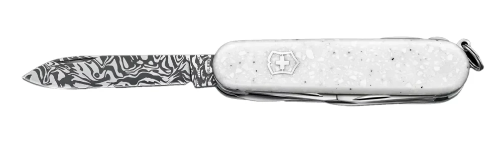 Kapesní nůž Victorinox 1.3901.J25 Special Companion Damast 2025 je exkluzivní limitovanou edicí, která představuje vrchol švýcarského designu, technické dokonalosti a sběratelské hodnoty.
