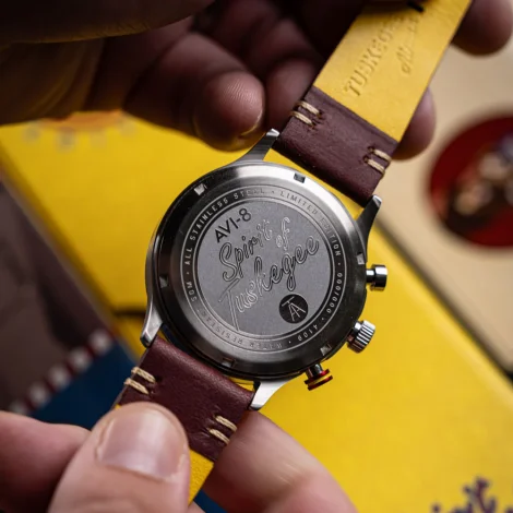 Hodinky AVI-8 AV-4109-02